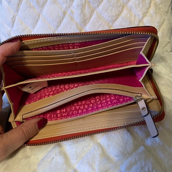Kate Spade Wallet - Picture 6 of 7